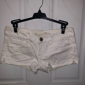 🦅 American eagle outfitters